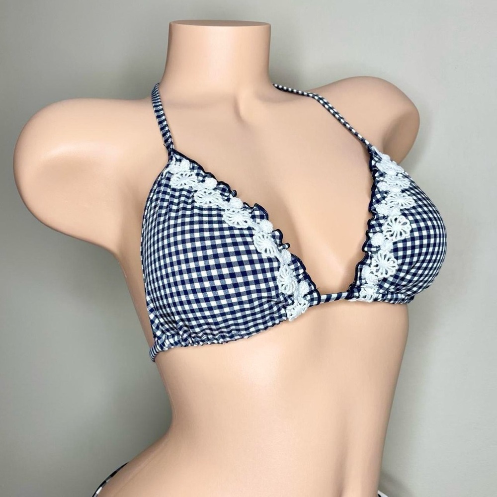 Abercrombie & Fitch blue + white gingham bikini top 🌷